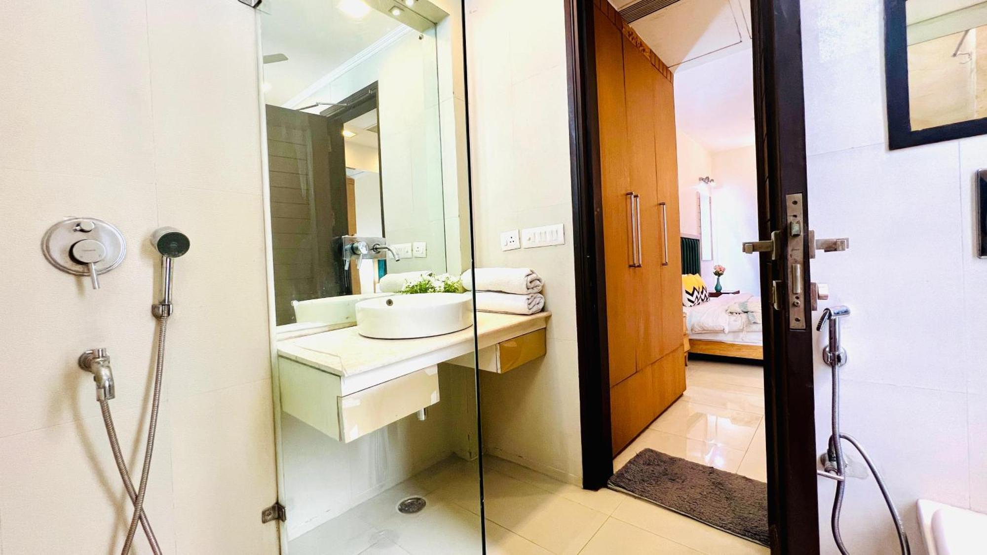 Olive Service Apartments - Greater Kailash Új-Delhi Szoba fotó